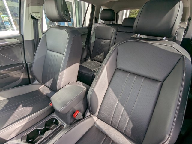 Used 2022 Volkswagen Tiguan SE image 10