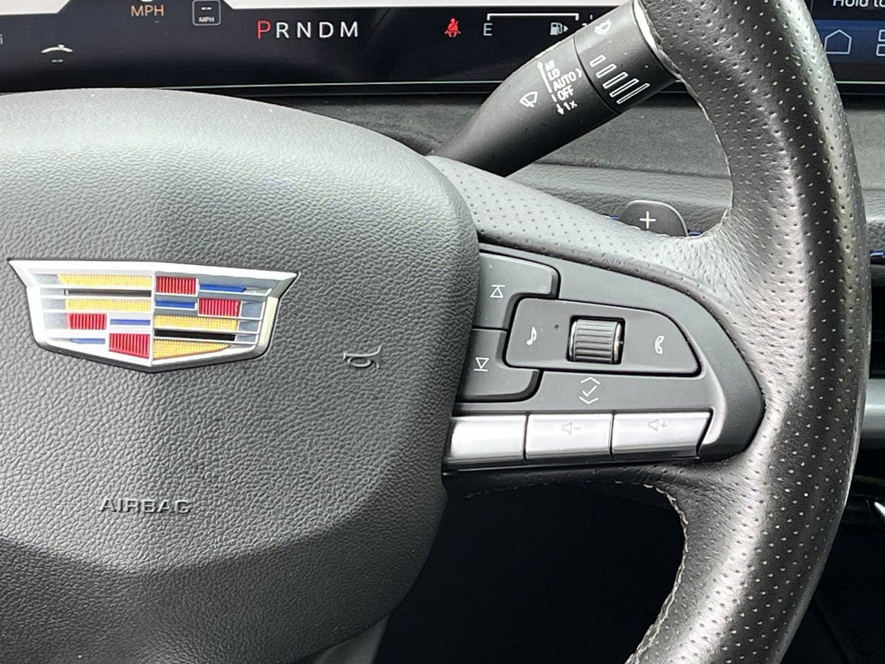 Used 2025 Cadillac XT4 Sport FWD image 15