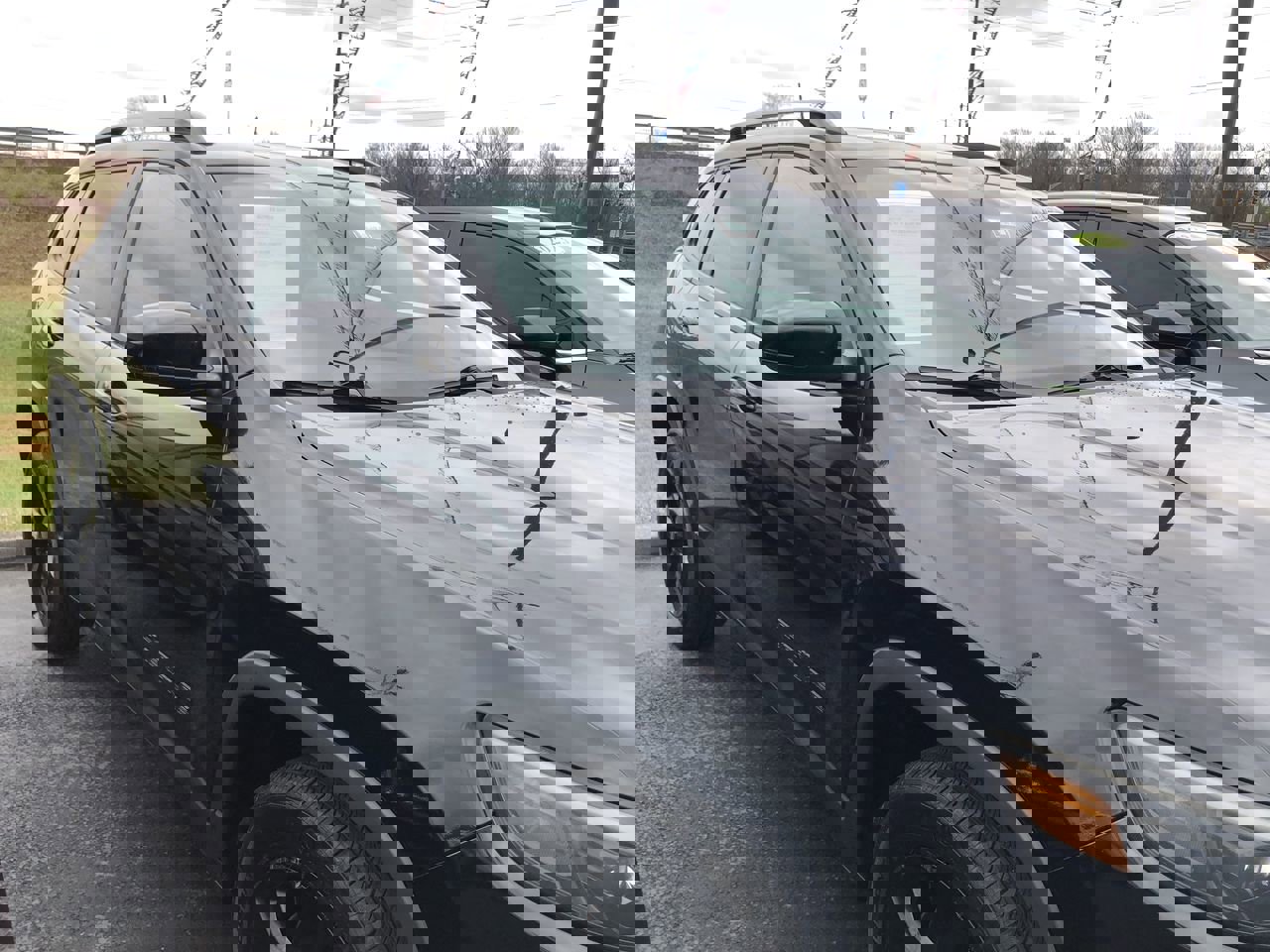 Used 2020 Jeep Cherokee Latitude Plus image 6