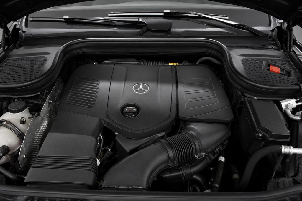Used 2025 Mercedes-Benz GLE 450e 4MATIC image 37