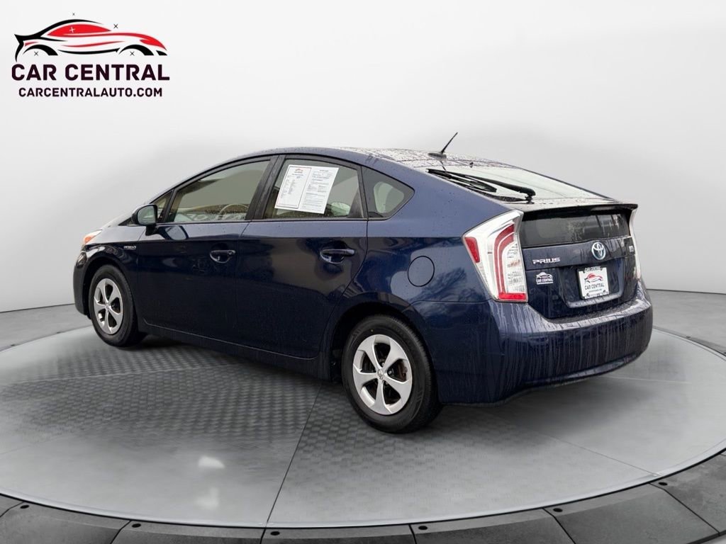 Used 2015 Toyota Prius Three image 3