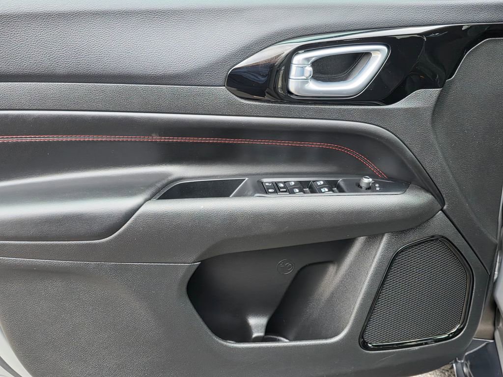 Used 2023 Jeep Compass Trailhawk w/ Trailhawk Convenience Group image 13