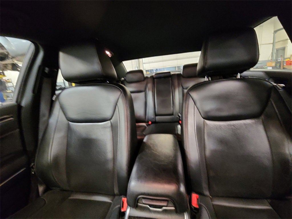 Used 2013 Chrysler 300 C image 33