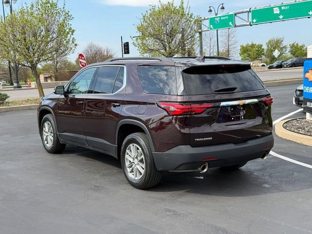 Used 2023 Chevrolet Traverse LT image 3