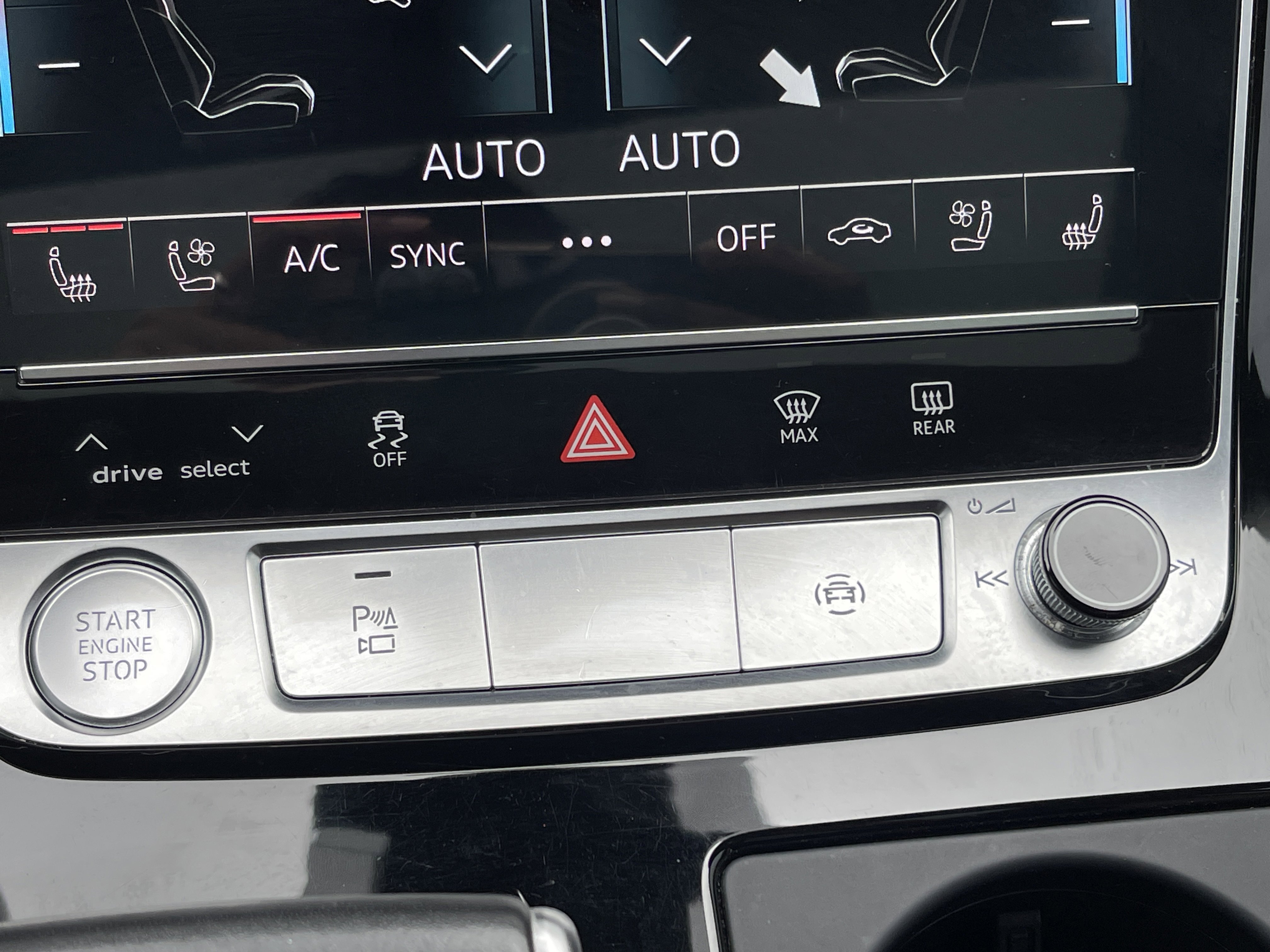 Used 2020 Audi Q8 Prestige w/ Prestige Package image 22