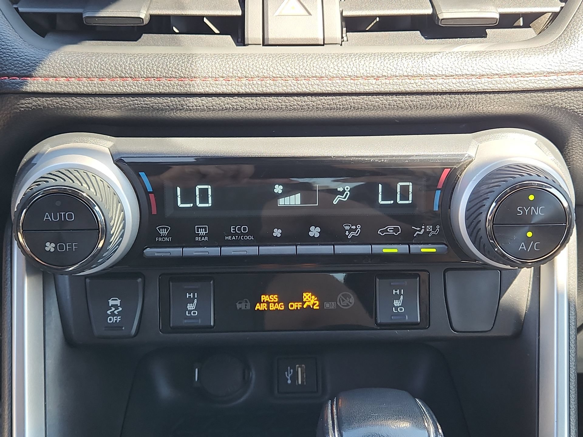 Used 2023 Toyota RAV4 SE w/ Weather & Moonroof Package AWD/4WD image 17