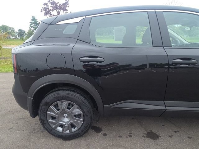 Used 2025 Nissan Kicks S FWD image 7