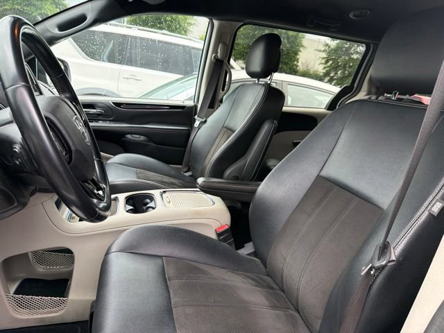 Used 2020 Dodge Grand Caravan SXT FWD image 21