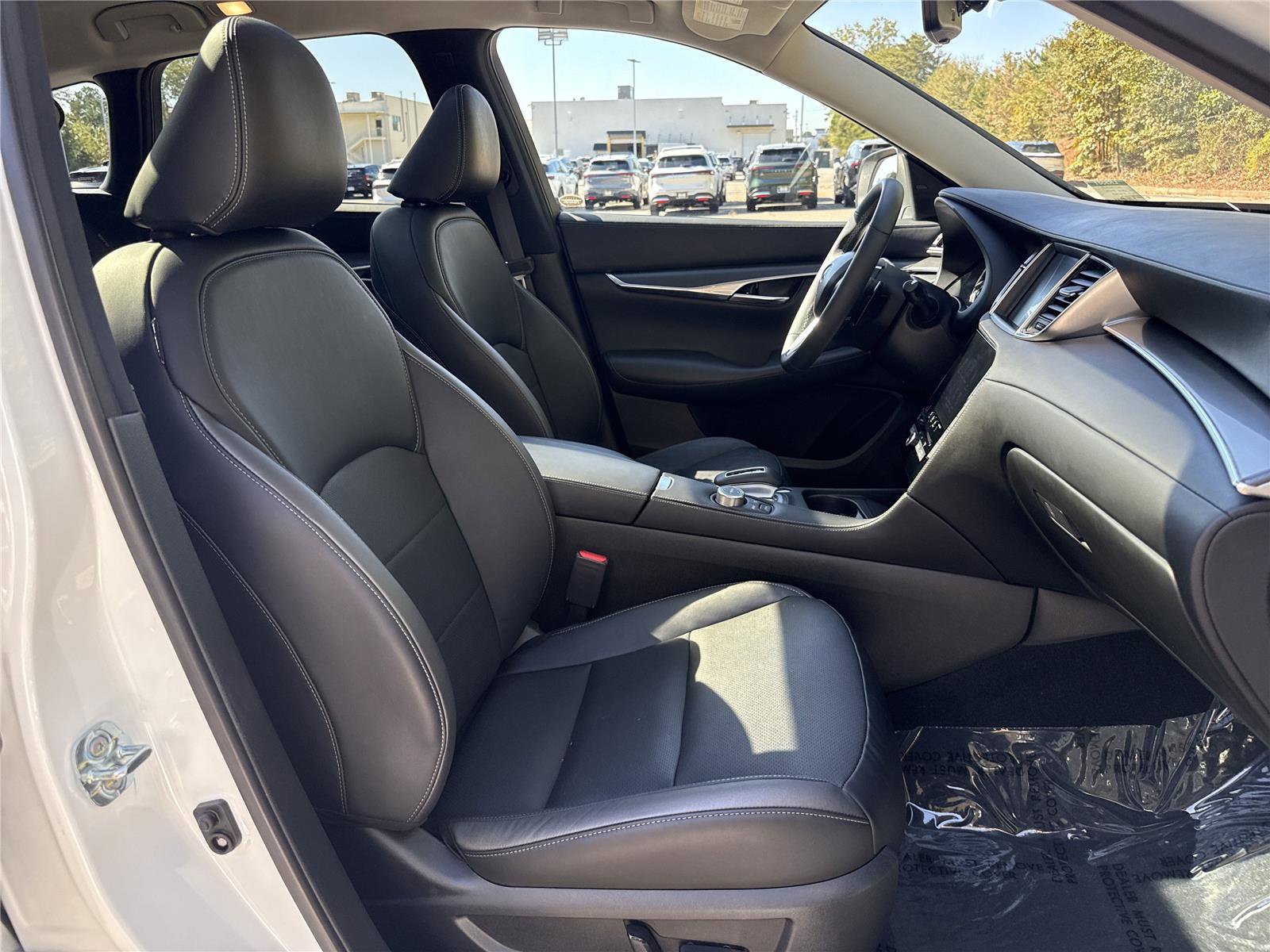 Certified 2025 INFINITI QX50 Luxe image 22