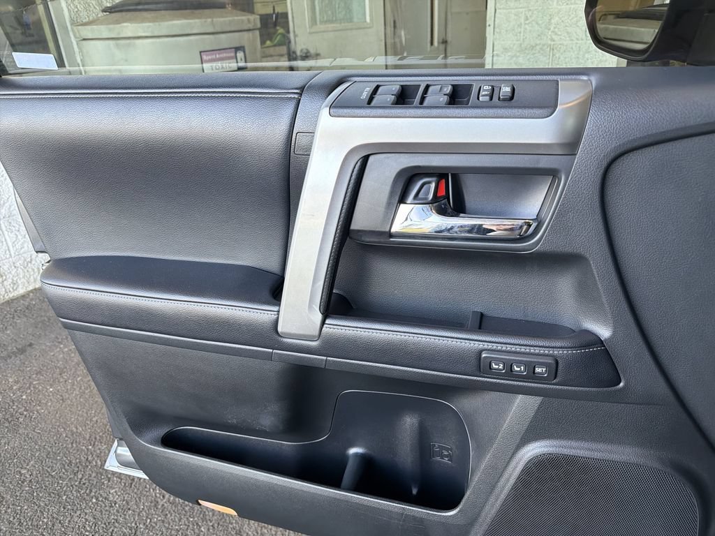 Used 2019 Toyota 4Runner Limited AWD/4WD image 24