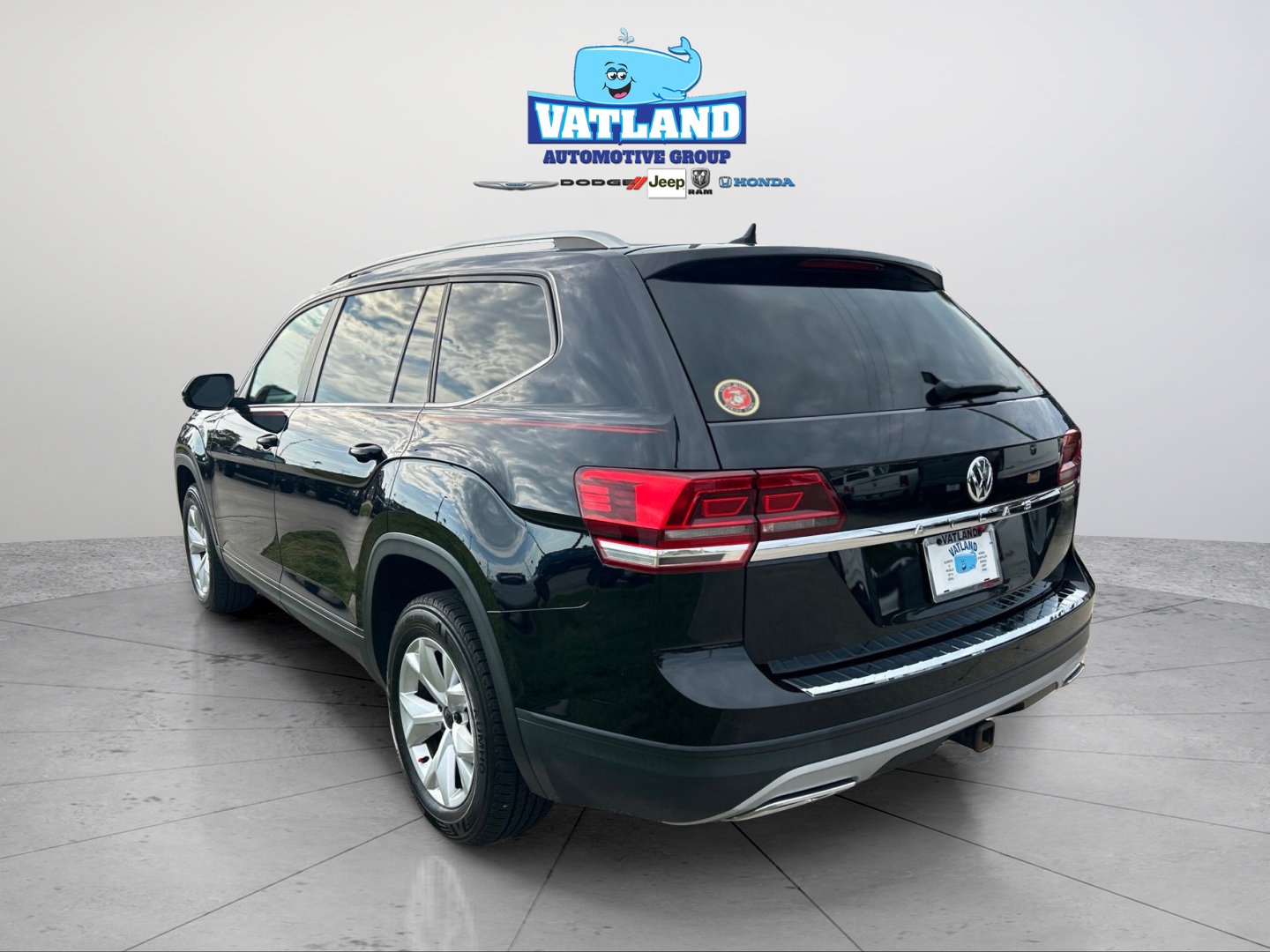 Used 2019 Volkswagen Atlas SE w/ Towing Package FWD image 3