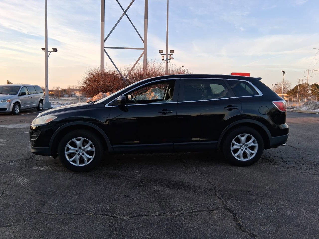 Used 2011 MAZDA CX-9 Touring w/ Moonroof & Bose Audio Pkg image 5