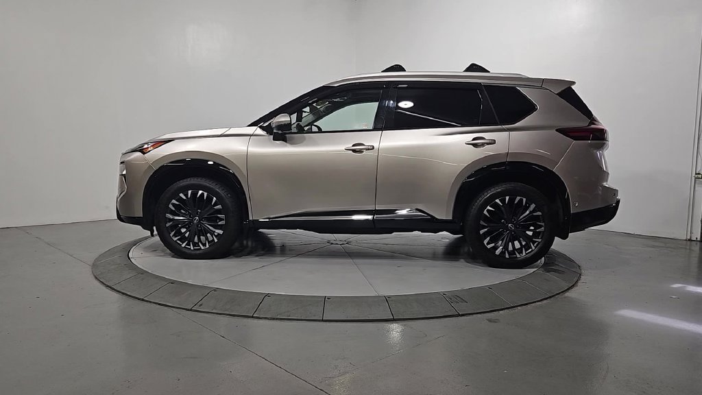 Certified 2025 Nissan Rogue Platinum FWD image 2
