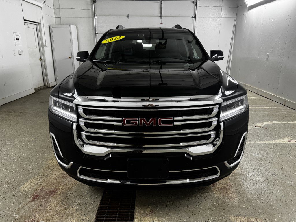 Used 2023 GMC Acadia SLT image 3