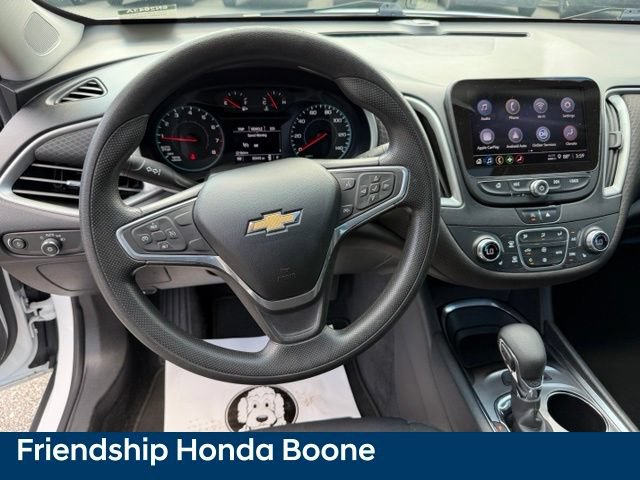 Used 2022 Chevrolet Malibu LT FWD image 19