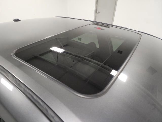 Used 2013 Toyota Camry XLE image 16