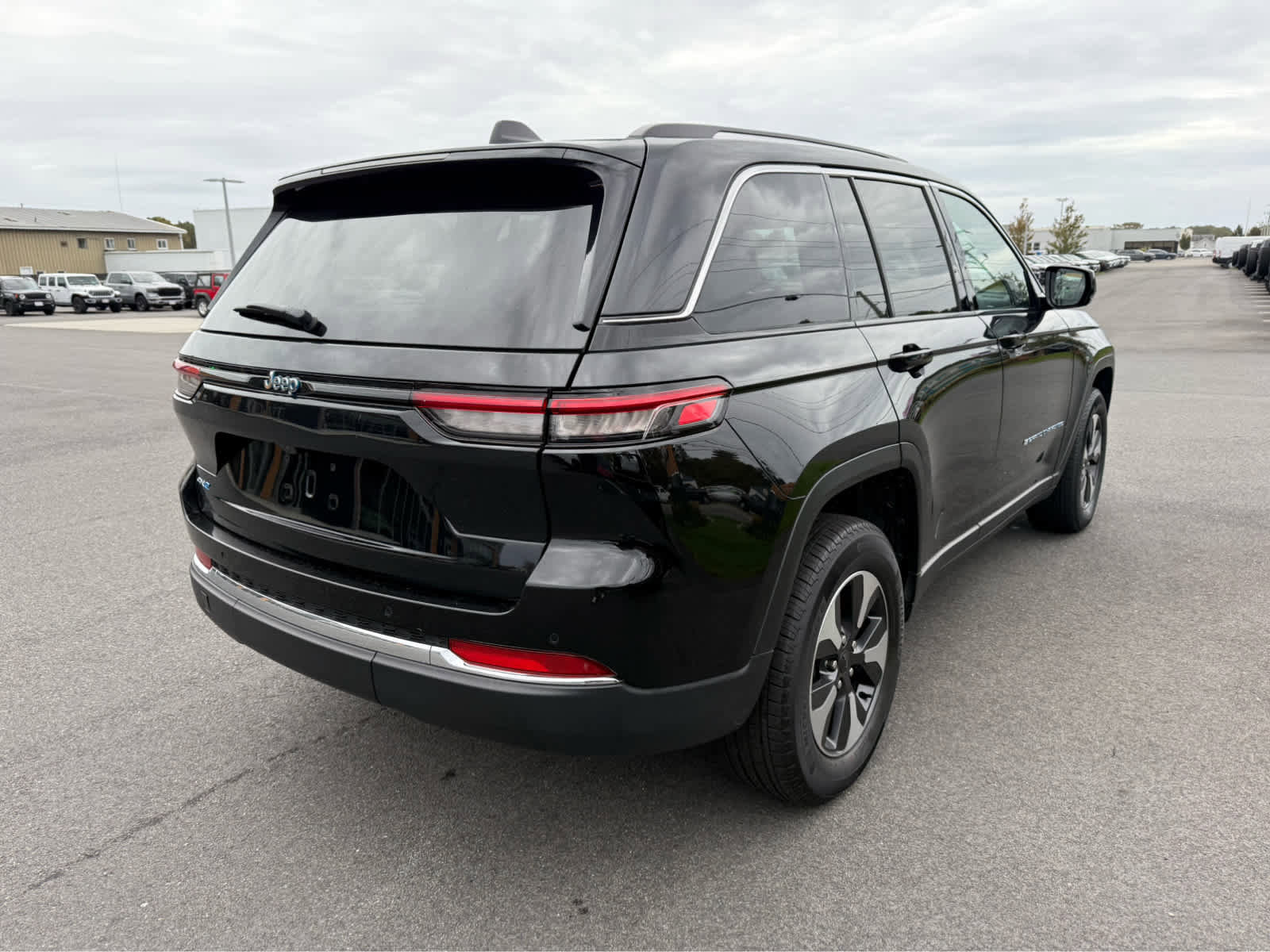 Used 2024 Jeep Grand Cherokee Limited 4xe image 9