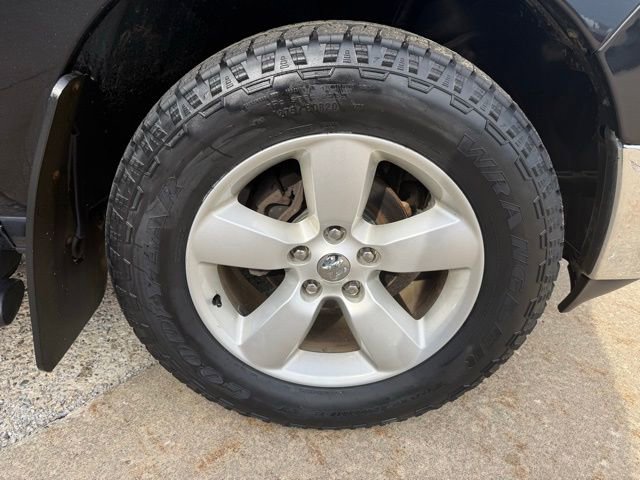 Used 2018 RAM 1500 Classic SLT w/ SLT Plus D￩cor Group AWD/4WD image 12