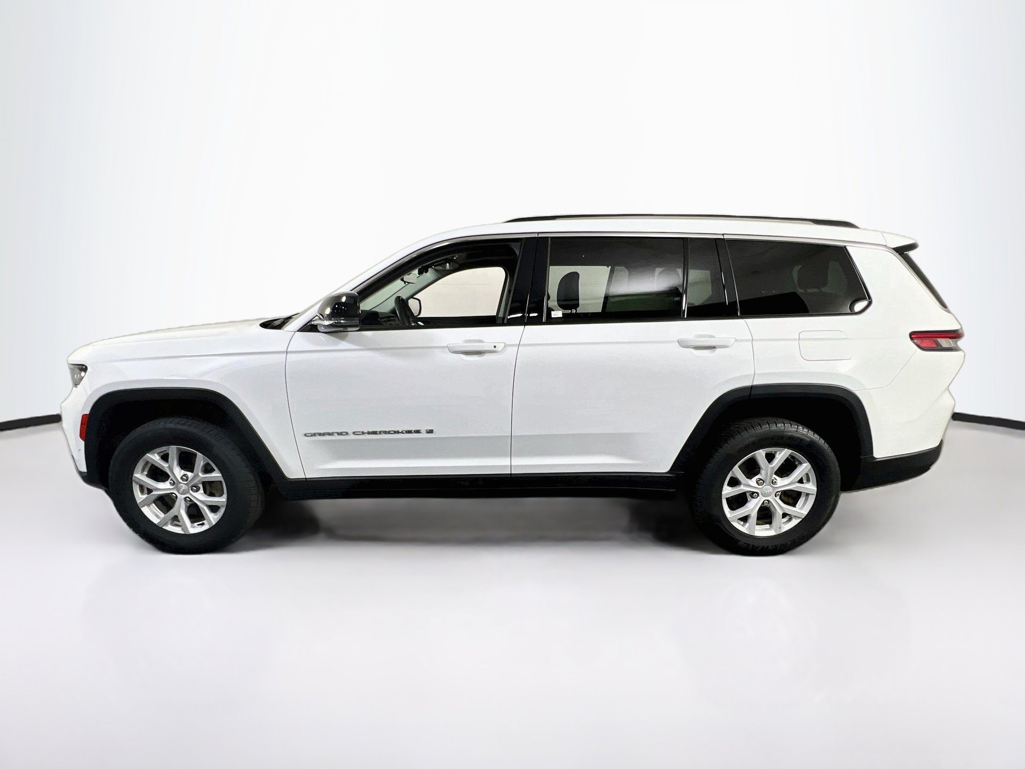 Used 2023 Jeep Grand Cherokee L Limited w/ Luxury Tech Group II AWD/4WD image 8