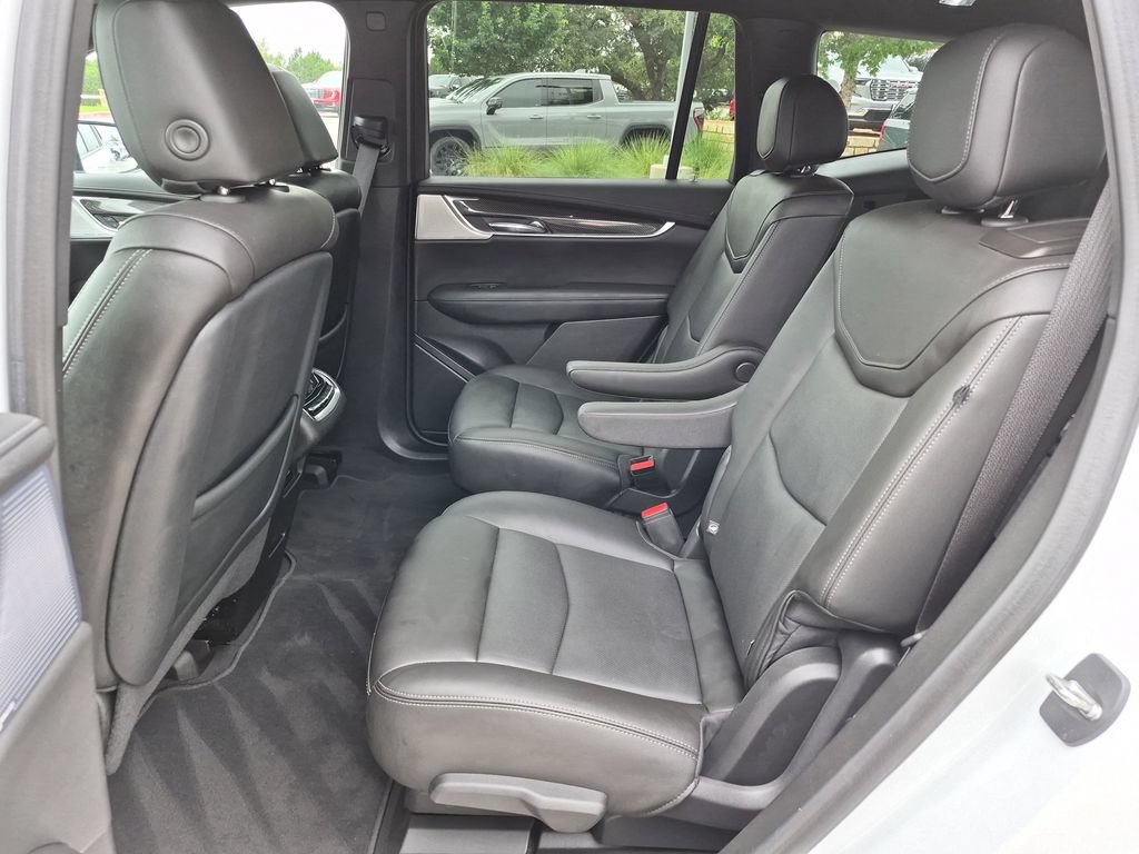 Used 2023 Cadillac XT6 Sport w/ Technology Package AWD/4WD image 37