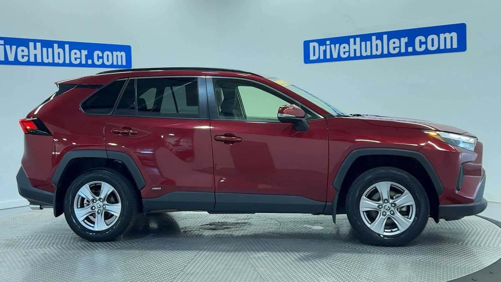 Used 2022 Toyota RAV4 XLE w/ Convenience Package AWD/4WD image 9