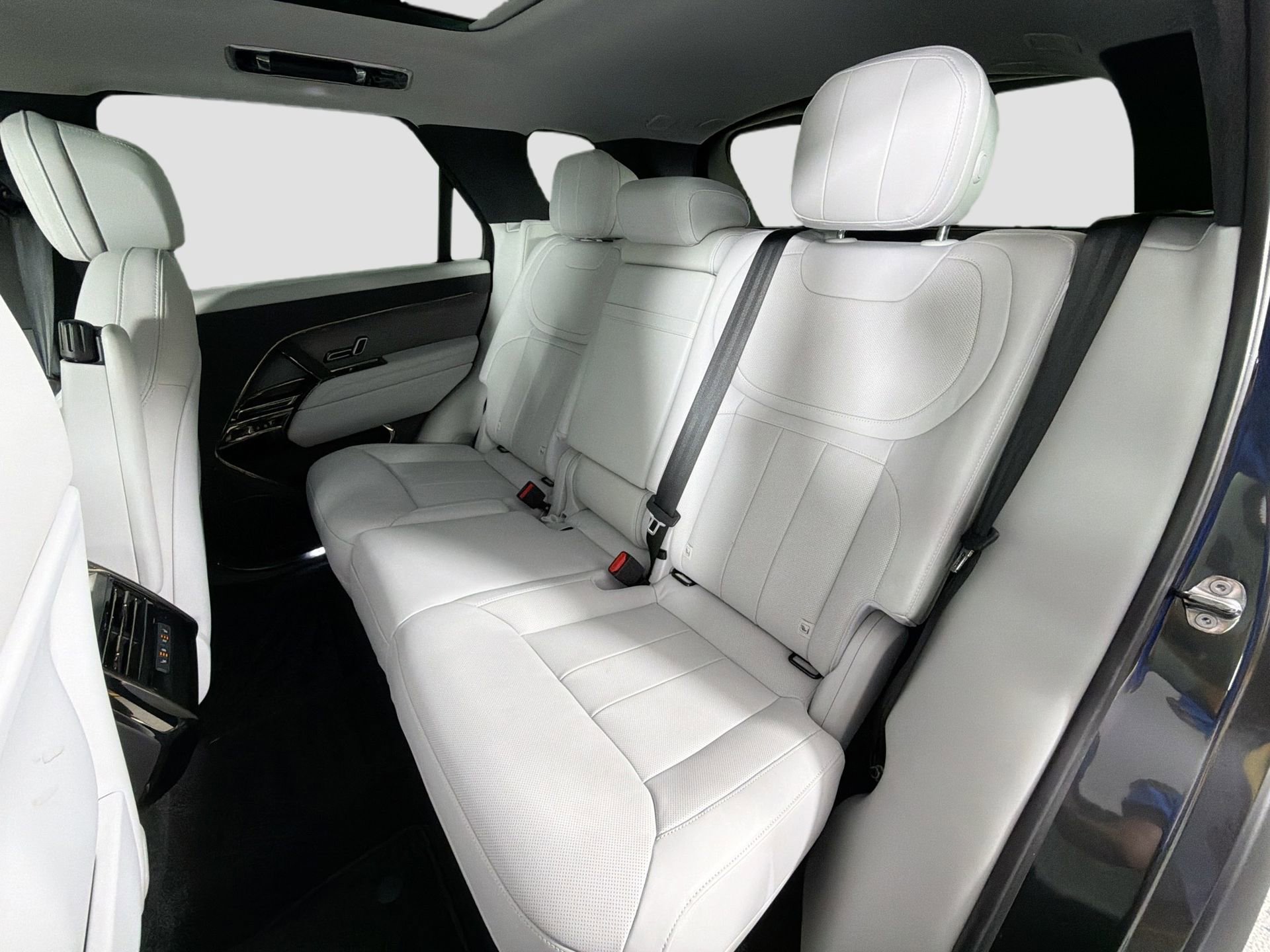 Certified 2024 Land Rover Range Rover Sport SE image 26