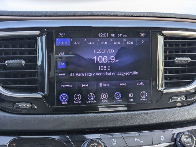 Used 2017 Chrysler Pacifica Touring-L Plus FWD image 18