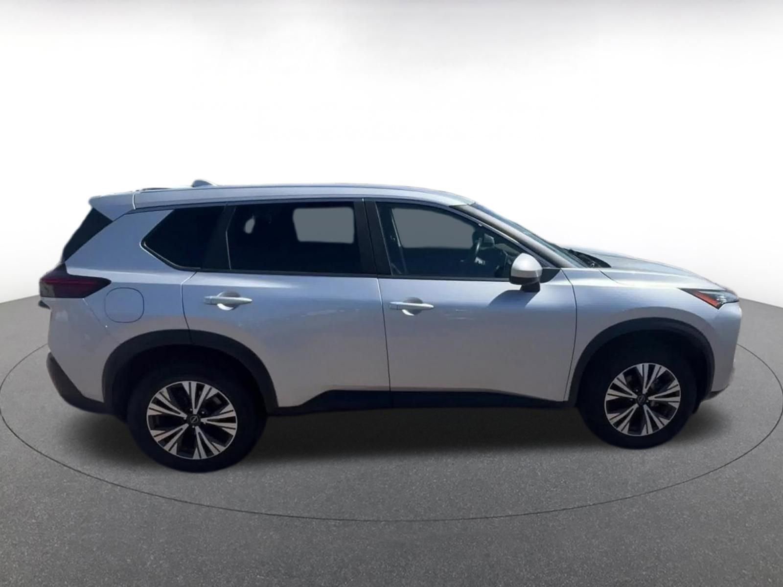 Used 2023 Nissan Rogue SV AWD/4WD image 16