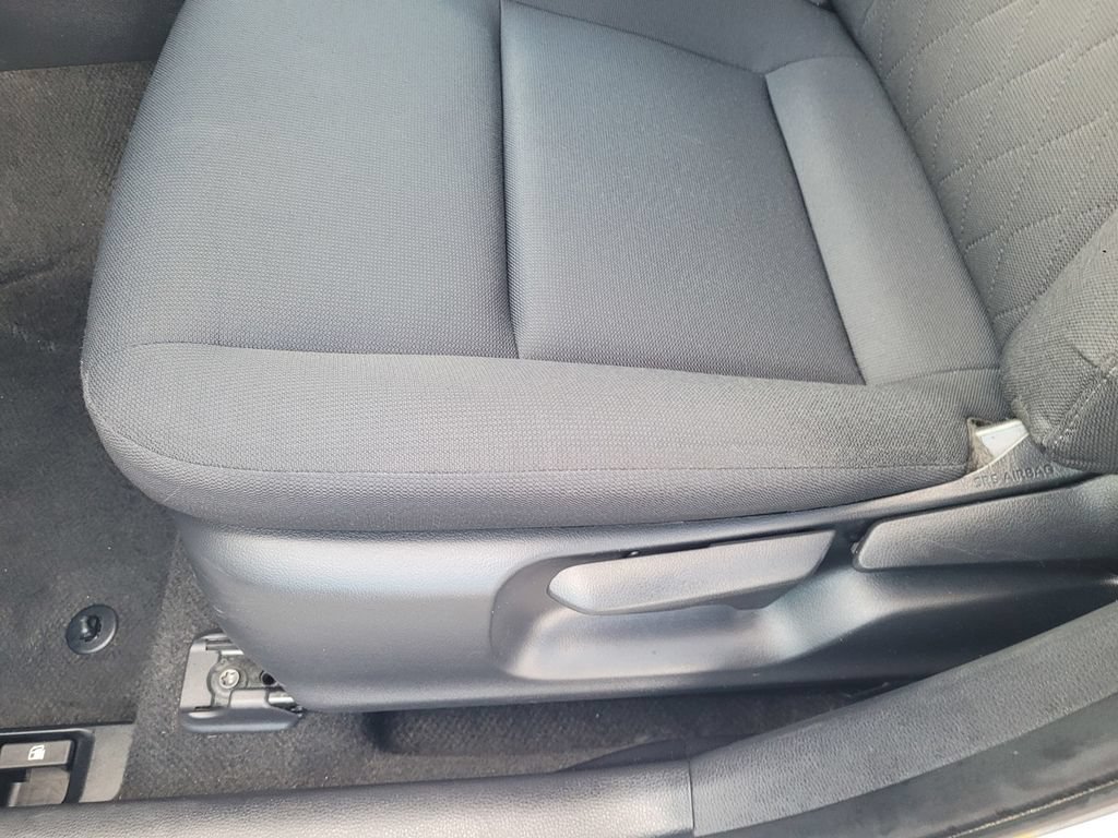 Used 2024 Toyota Corolla LE FWD image 27