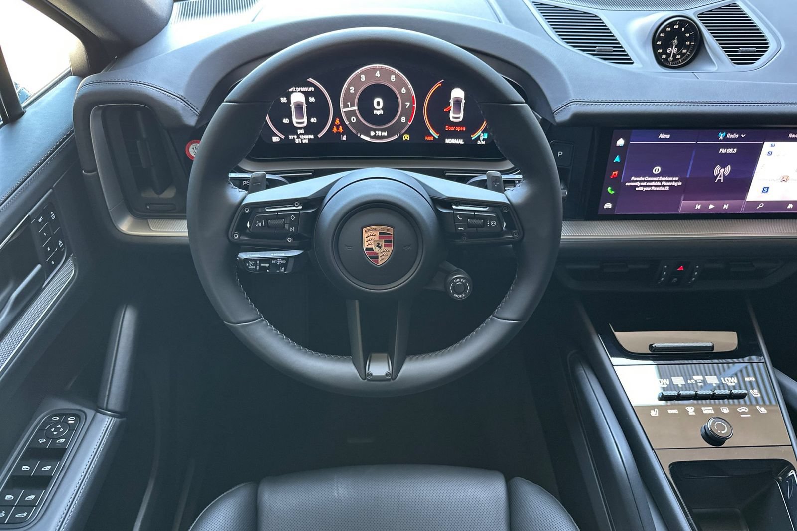 New 2026 Porsche Cayenne Coupe AWD/4WD image 16