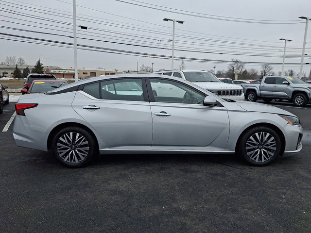 Used 2023 Nissan Altima 2.5 SV image 7