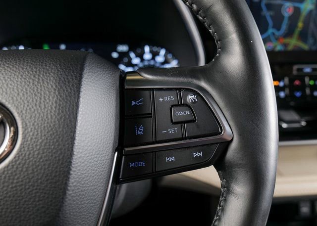 Used 2021 Toyota Highlander Platinum image 22