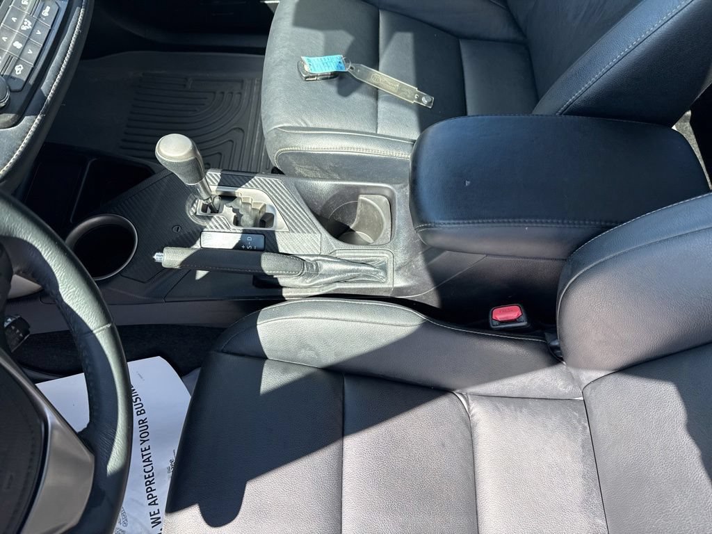 Used 2014 Toyota RAV4 Limited w/ Technology Package AWD/4WD image 27