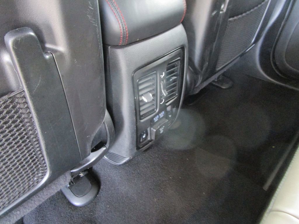 Used 2024 Dodge Durango GT image 18