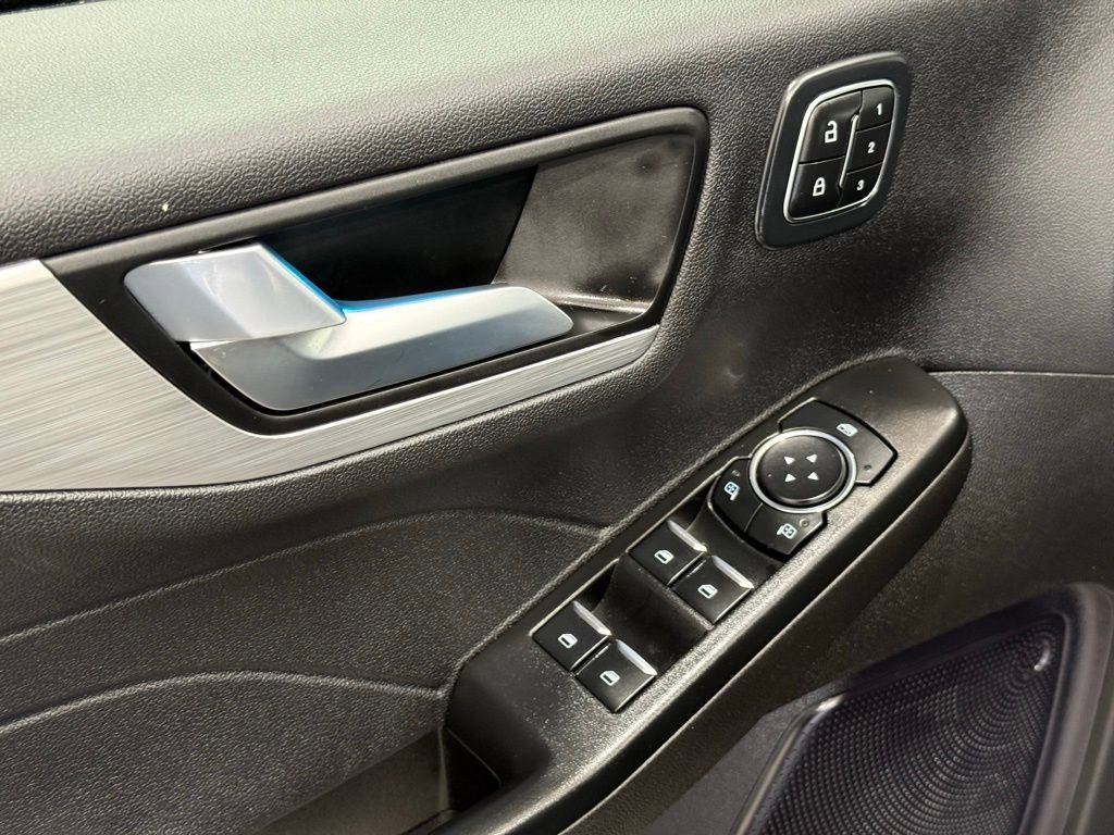 Used 2024 Ford Escape Platinum image 15