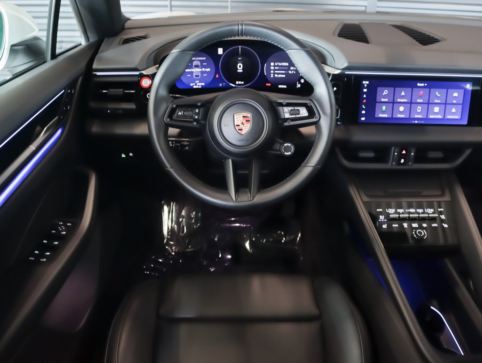 Used 2025 Porsche Macan Electric image 13