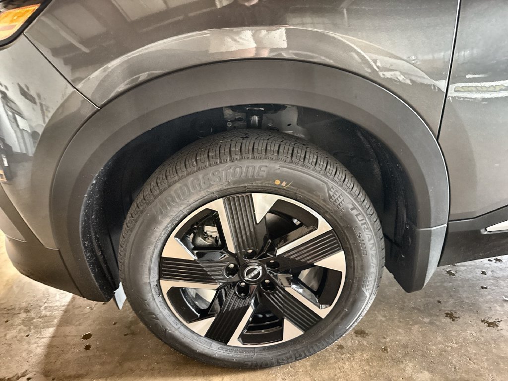 New 2026 Nissan Kicks SV w/ Cold Weather Package AWD/4WD image 17