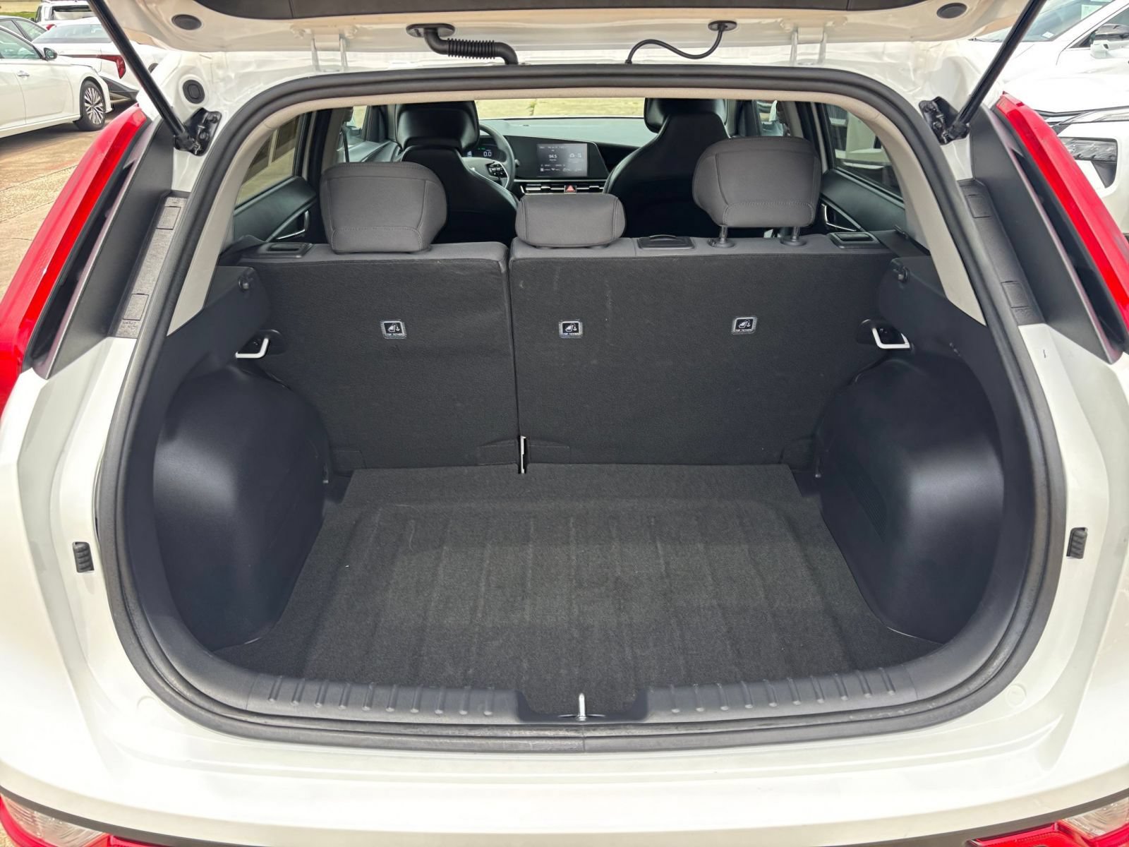 Used 2026 Kia Niro LX FWD image 29