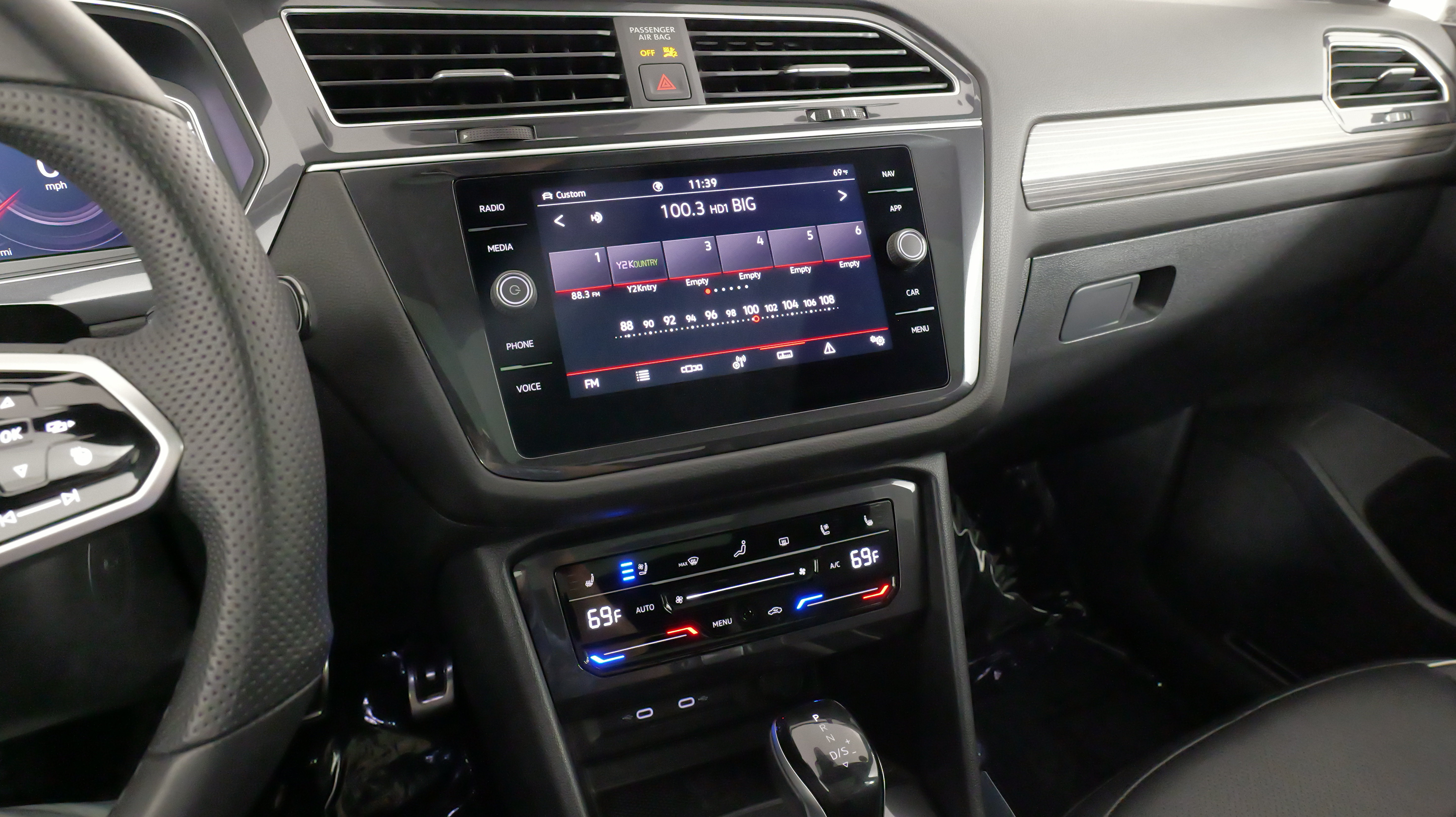 Used 2024 Volkswagen Tiguan SEL R-Line AWD/4WD image 47