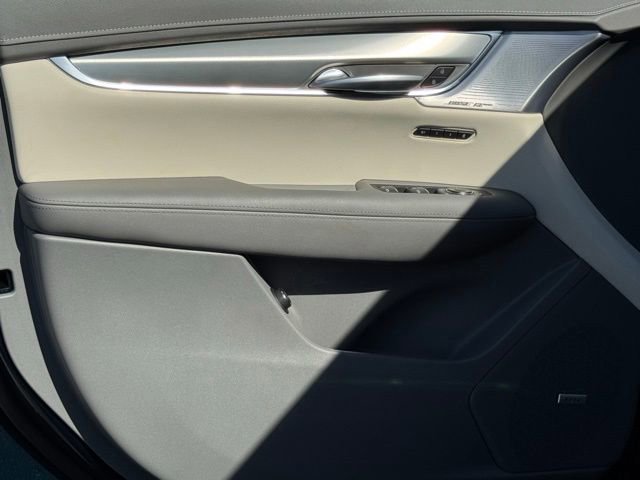 Used 2024 Cadillac XT5 Premium Luxury w/ Technology Package image 16