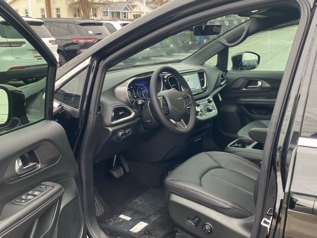 New 2026 Chrysler Voyager LX image 14