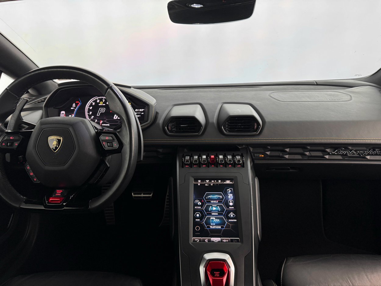 Used 2023 Lamborghini Huracan EVO image 18