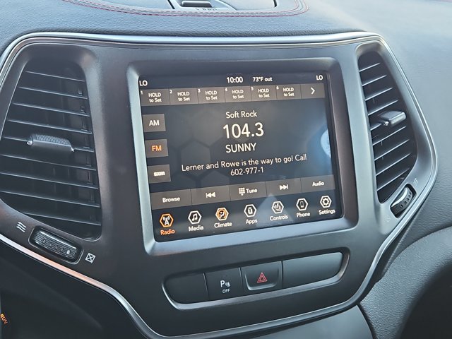 Used 2019 Jeep Cherokee Trailhawk w/ Cold Weather Group AWD/4WD image 18