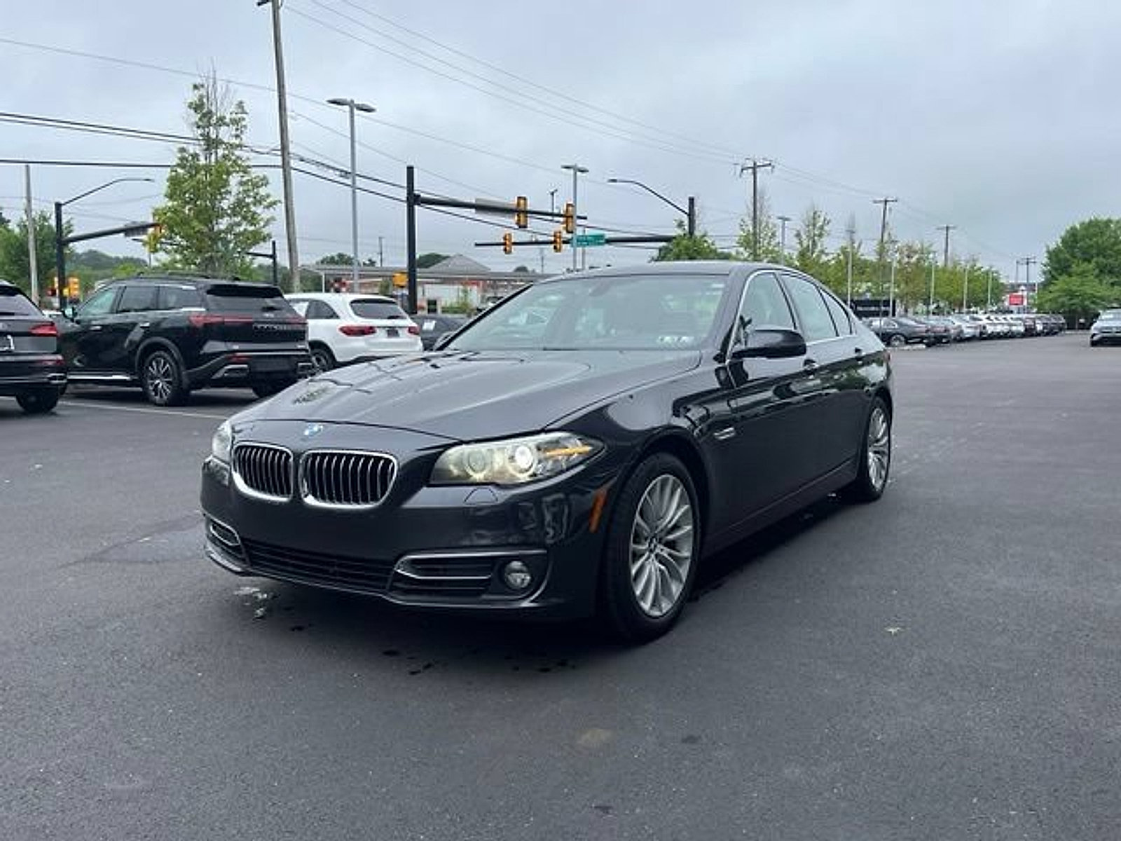 Used 2015 BMW 528i xDrive Sedan AWD/4WD image 3