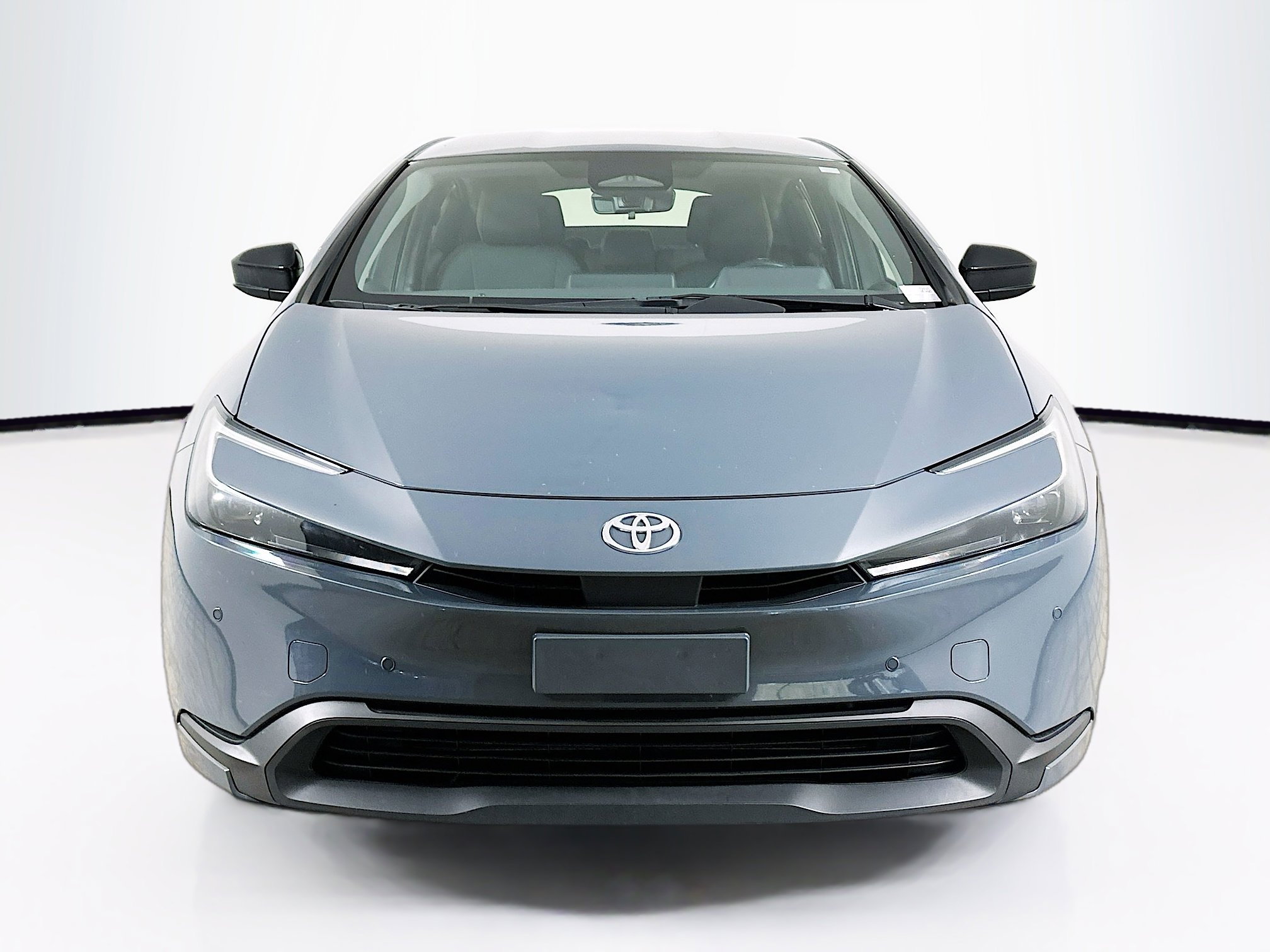 Used 2024 Toyota Prius LE image 2