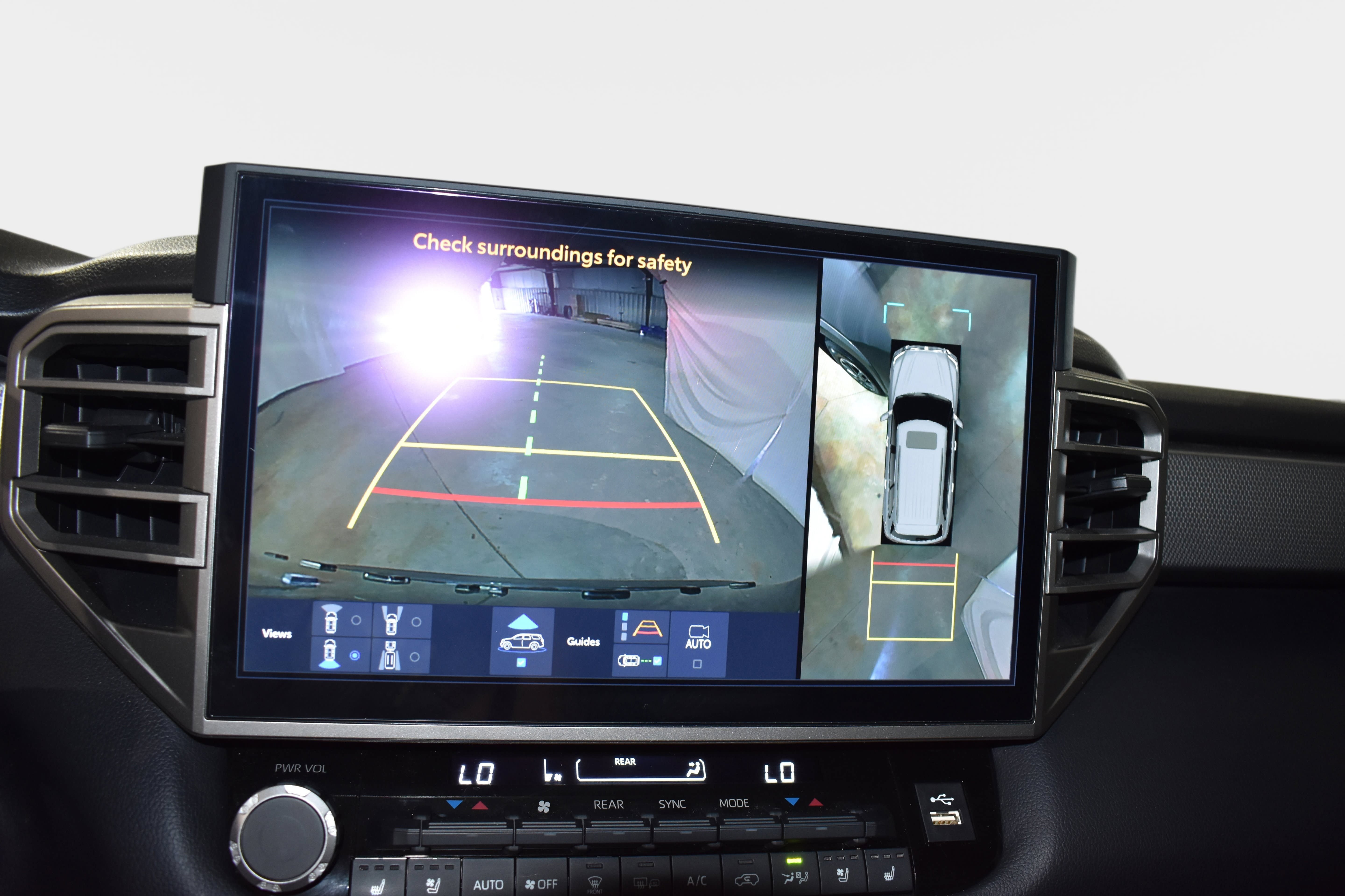 Used 2024 Toyota Sequoia Limited w/ Tow Technology Package AWD/4WD image 21