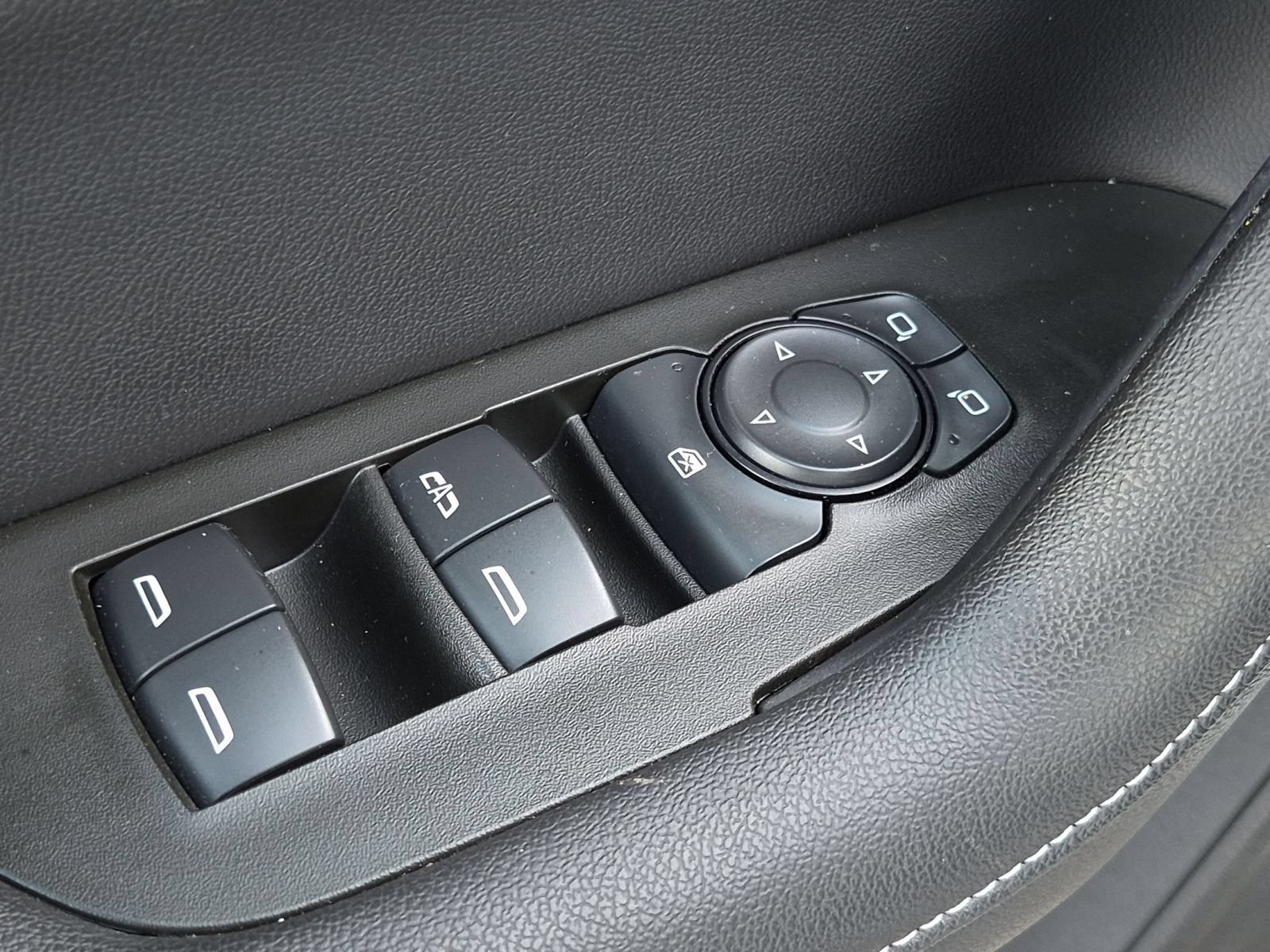 Used 2024 Chevrolet Blazer LT w/ LPO, Cargo Package FWD image 11