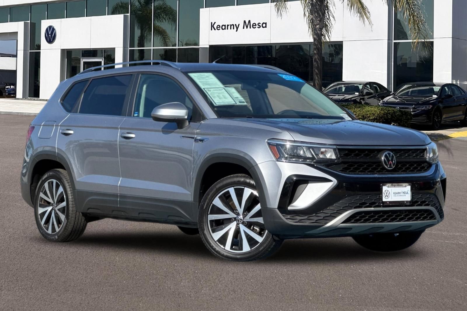 Used 2022 Volkswagen Taos SE image 2