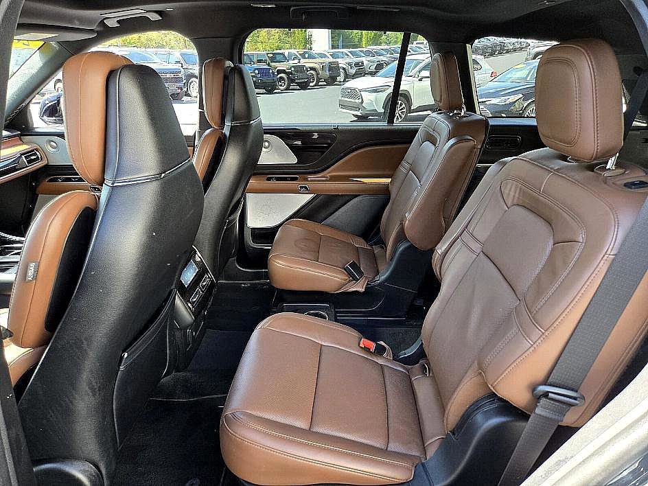 Used 2023 Lincoln Aviator Reserve w/ Equipment Group 201A image 14