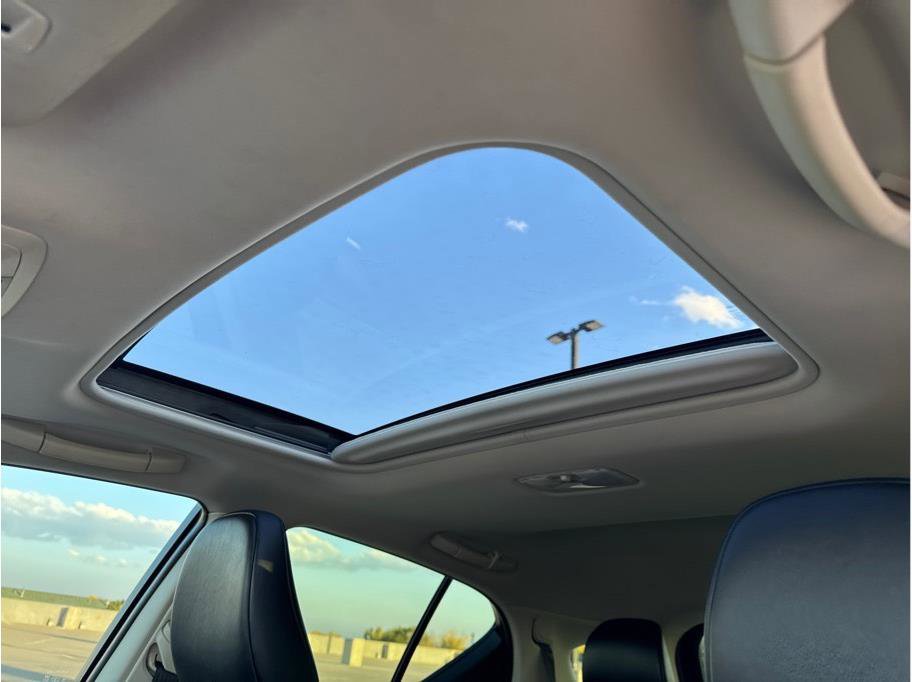 Used 2017 Lexus CT 200h image 25